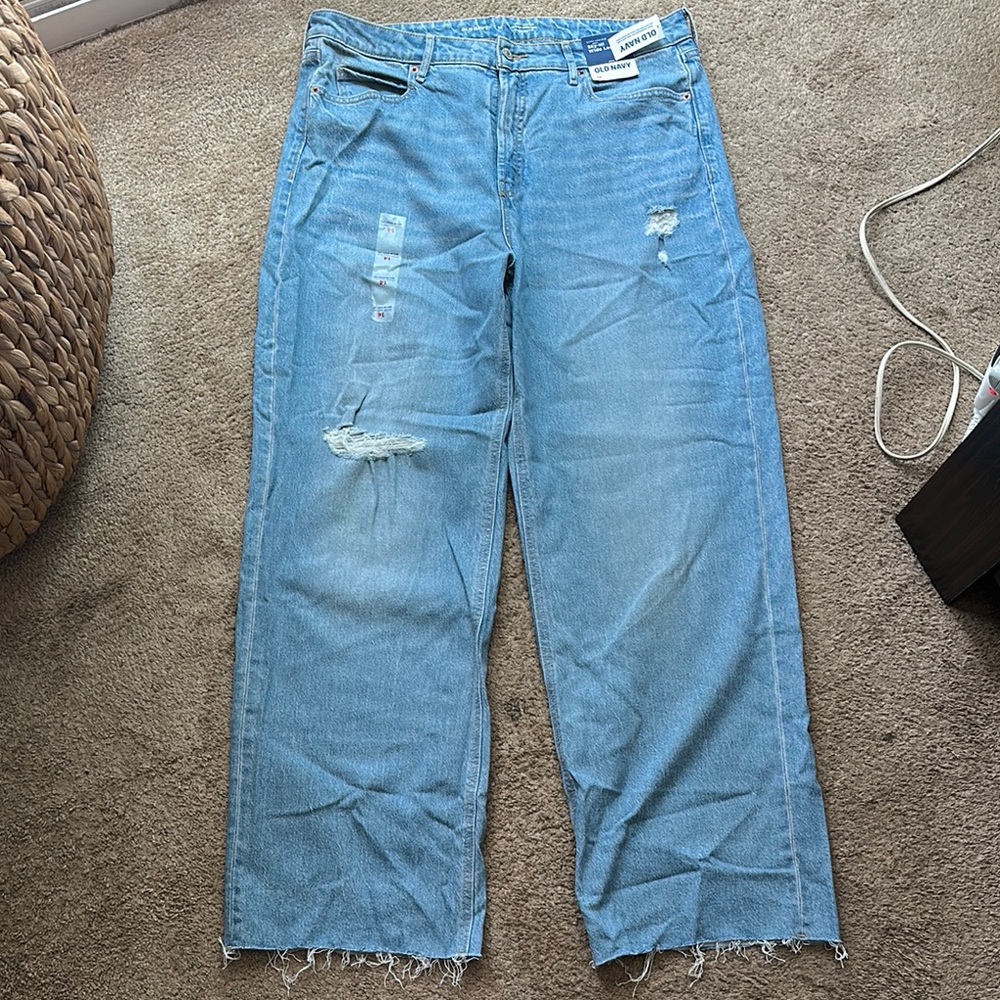 Women’s Light Blue Distressed Straight-Leg Jeans